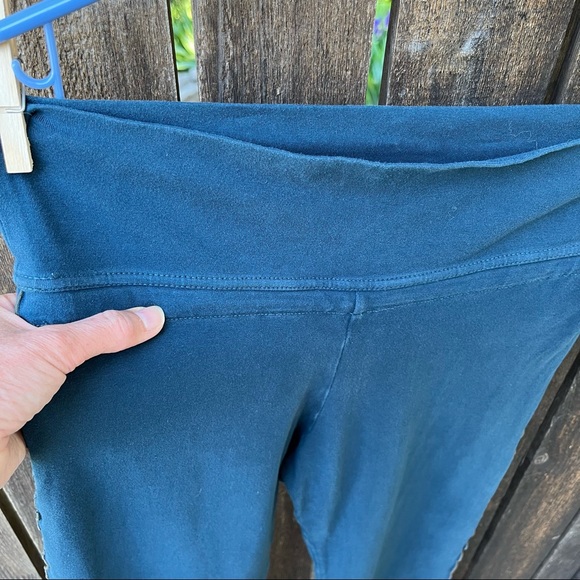 Queen Of Hearts Clothing Bhakti Capri Pants Sz S - Picture 7 of 16